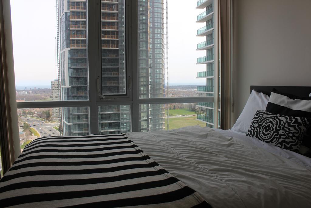 Elite Suites Миссиссага Экстерьер фото