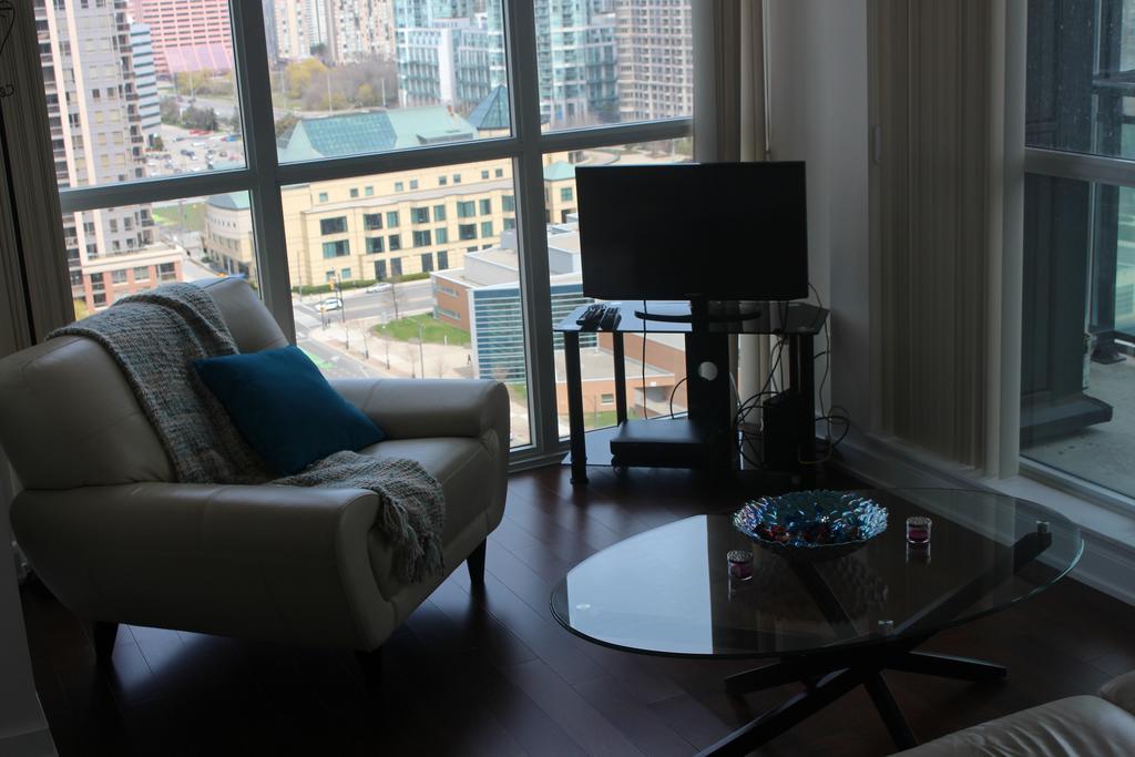 Elite Suites Миссиссага Экстерьер фото