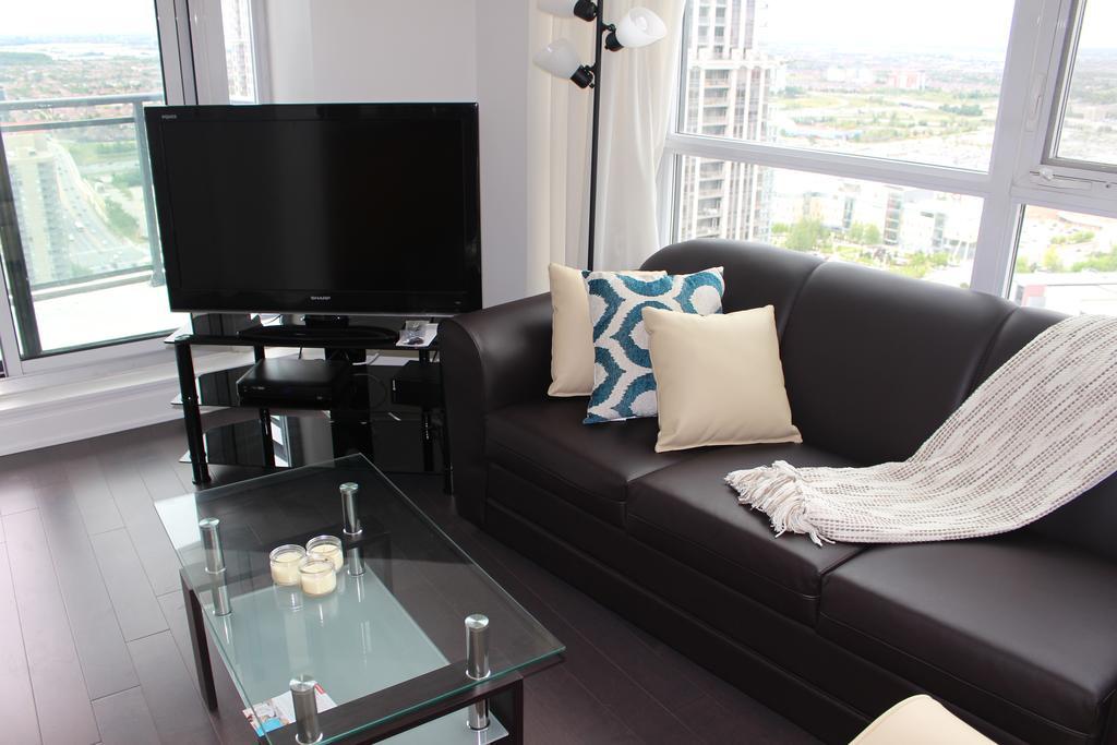 Elite Suites Миссиссага Экстерьер фото